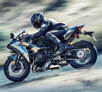 新车 | 售价44.2万元 四缸机械增压动力 川崎Ninja H2 CARBON上市  -图2