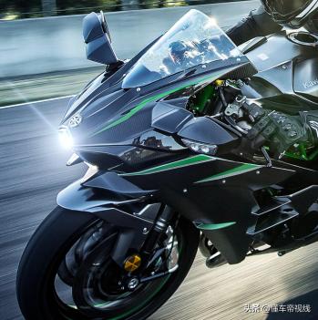 新车 | 售价44.2万元 四缸机械增压动力 川崎Ninja H2 CARBON上市  -图3